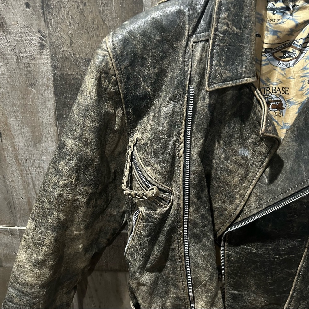 Women Leather Jacket - Picture 3 of 11